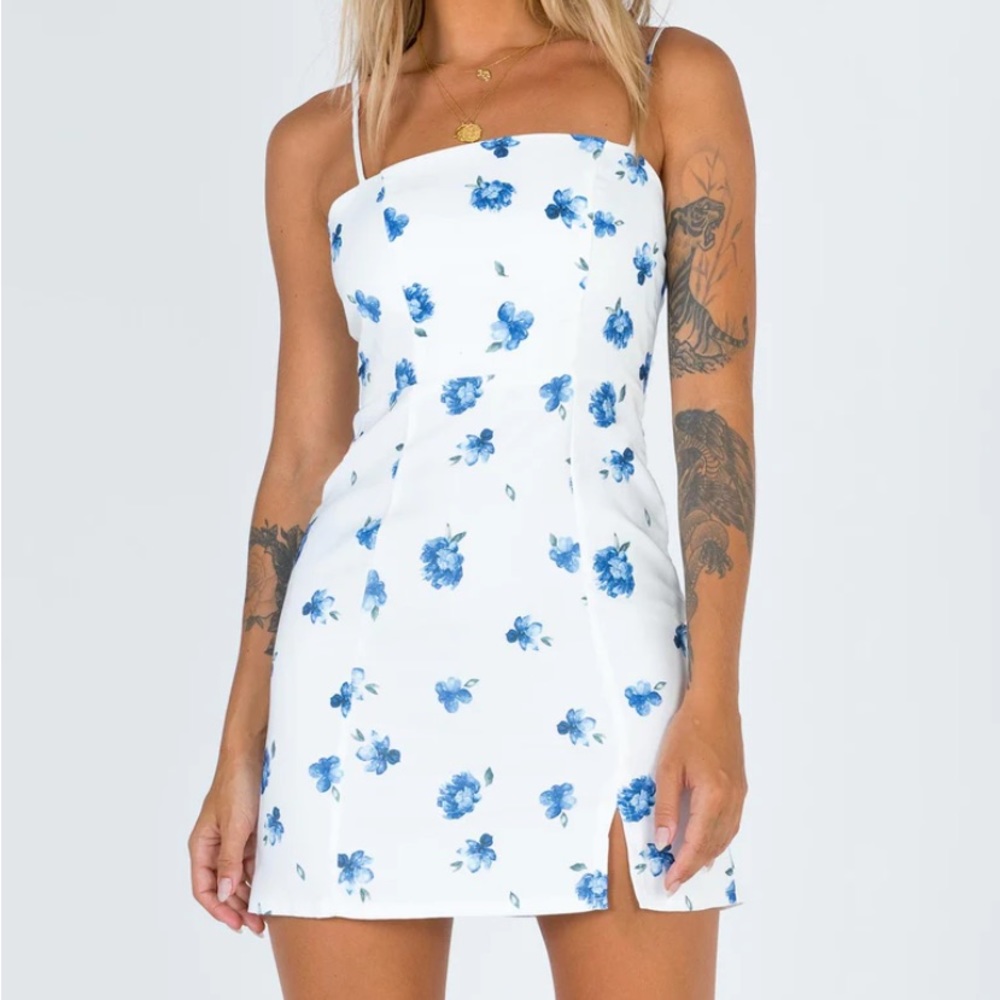 White mini dress never worn super cute